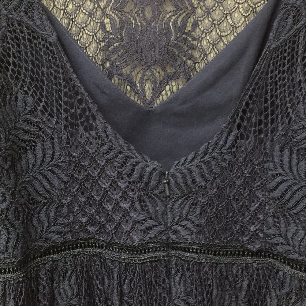 Monique Lhuillier Long Sleeve Formal Lace Gown - Picture 8 of 11